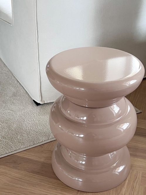 Hovedbilde Sidebord i sandfarget metall