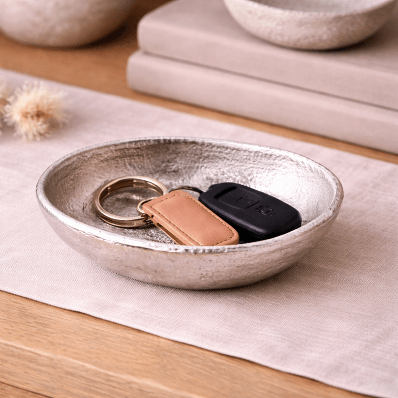 Dekorativ skål i sølv – oval